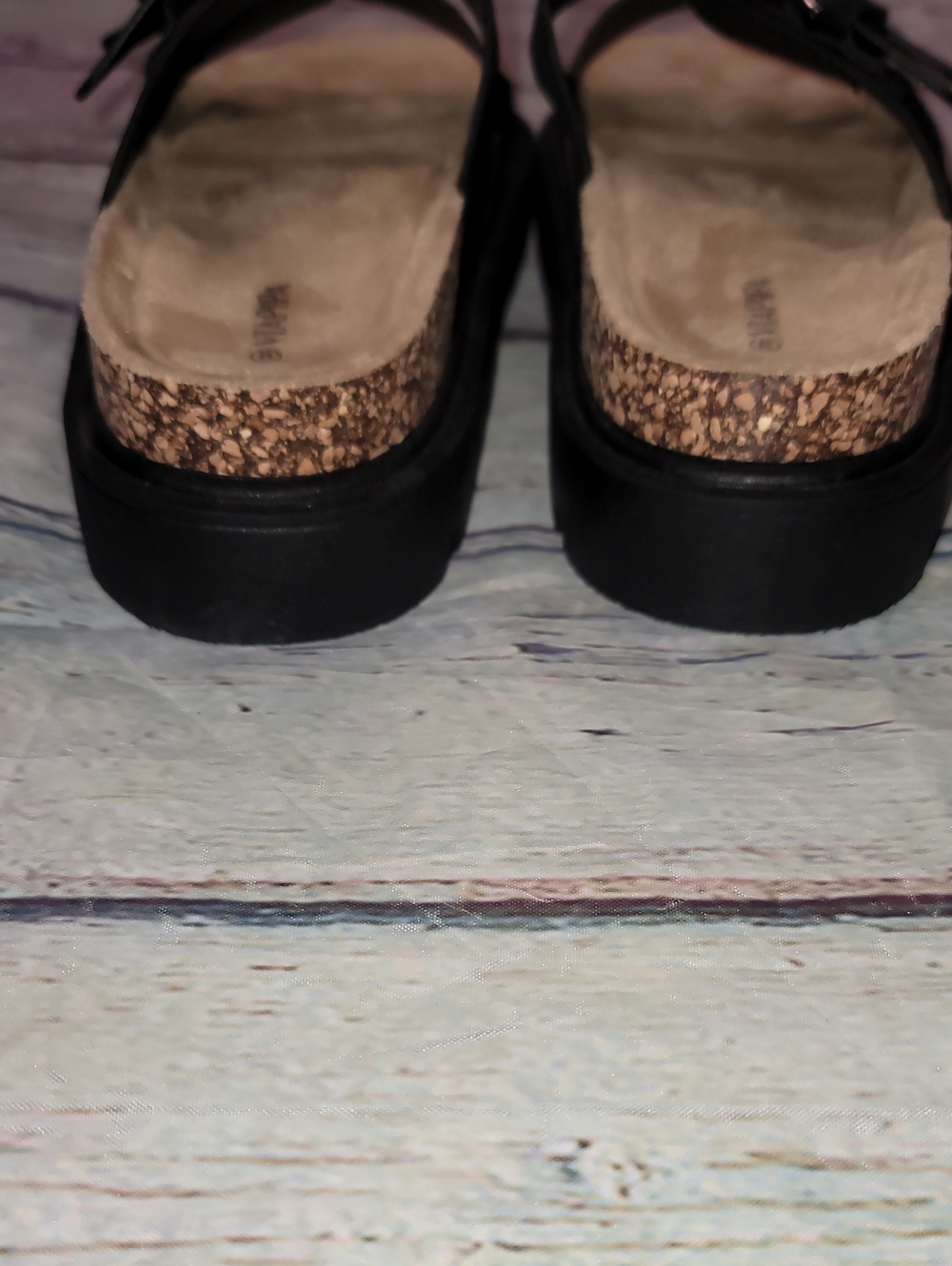 Black Sandles Soft Pillow Footing - Picture 4 of 6